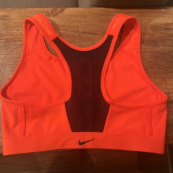 Nike Swoosh Women's Medium-Support Padded Zip-Front Sports Bra Chile Red Small - Picture 3 of 16